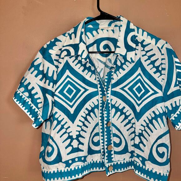 Haute Hippie Women's Short Sleeve Button Down Graphic Polo Tee - Size Medium - Picture 6 of 10